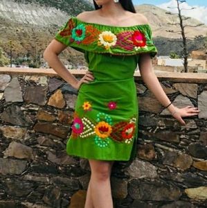 Hadmade embroidered dresses size S and M, vestidos